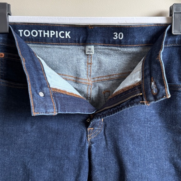 J.Crew. Mid-Rise Toothpick Jean in Classic Wash Size 30 - Picture 3 of 11